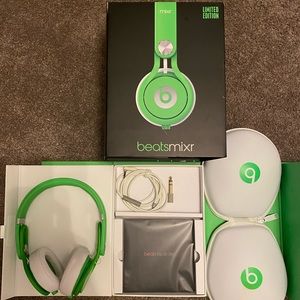 Neon green BeatsMixr limited edition
